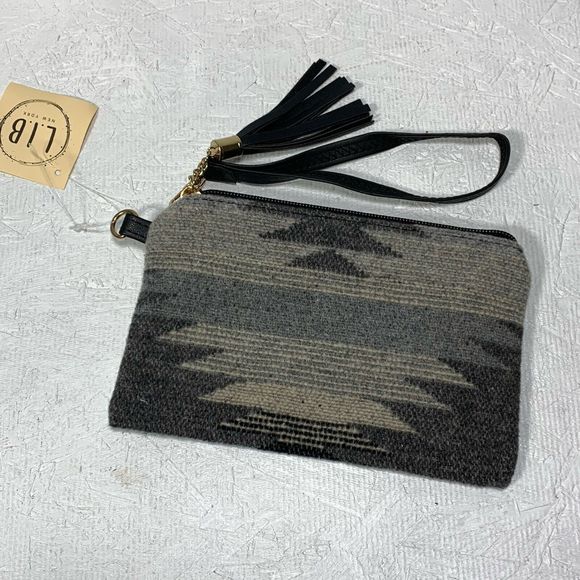 Aztec Print Wristlet Tassel & Strap Tan Brown Southwestern Style by LIB New York - Picture 5 of 7